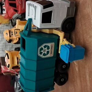Matchbox Toy Recycling‎/Garbage Truck with Garbage Bin, Lights,Sounds